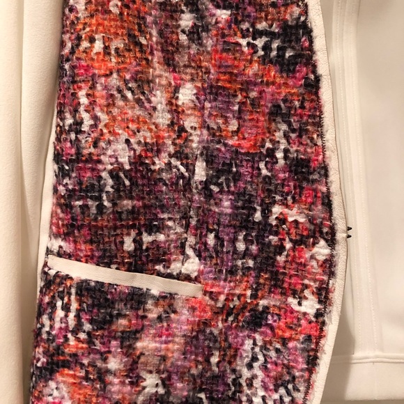 Elie Tahari Tweed front blazer - Picture 2 of 3